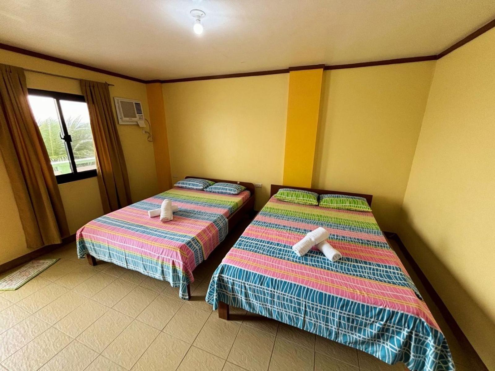 White Beach Hotel Puerto Galera Powered By Cocotel מראה חיצוני תמונה