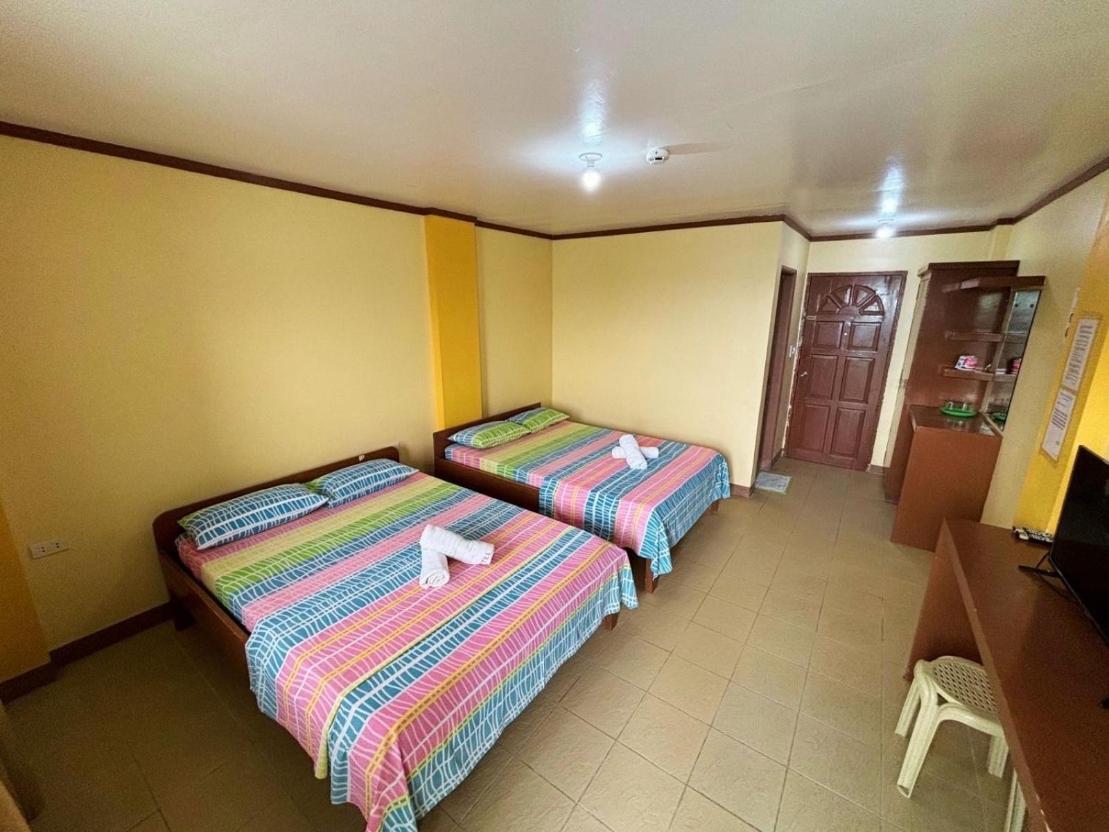 White Beach Hotel Puerto Galera Powered By Cocotel מראה חיצוני תמונה