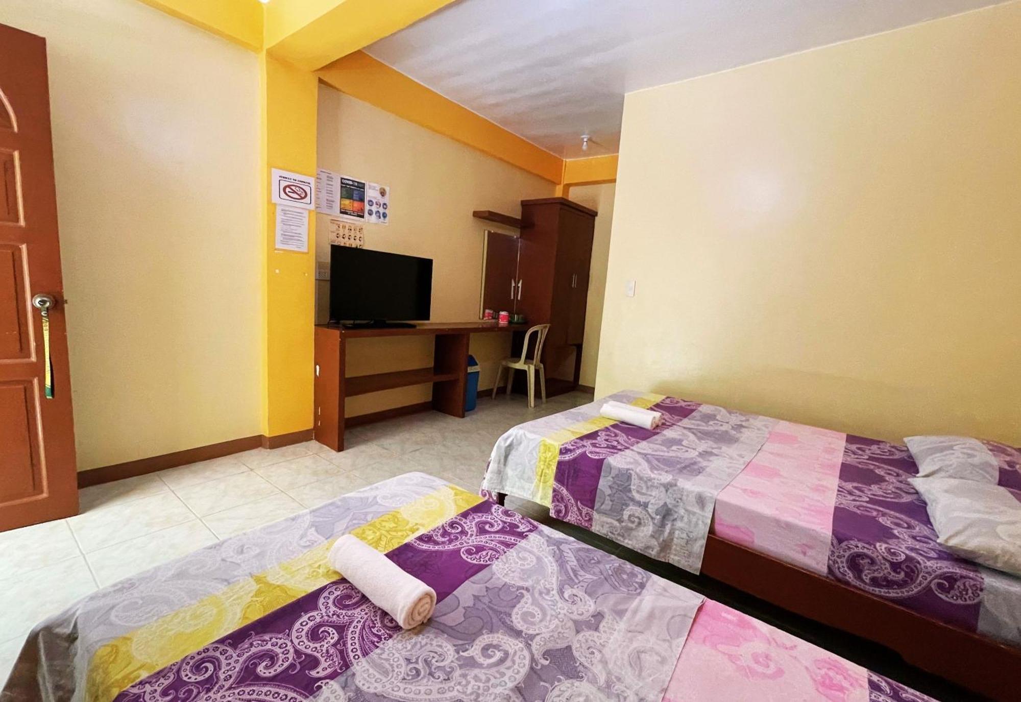 White Beach Hotel Puerto Galera Powered By Cocotel מראה חיצוני תמונה