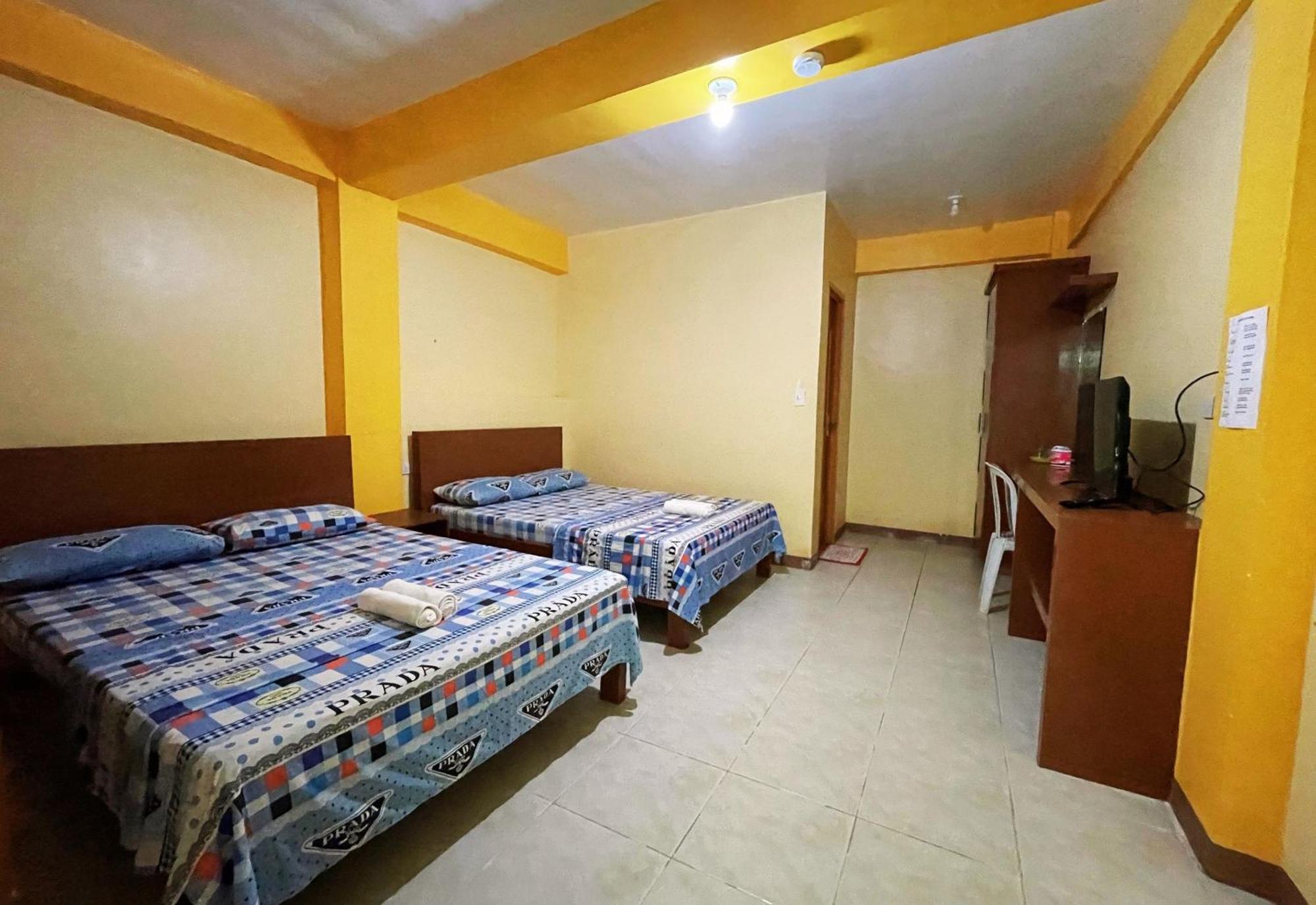 White Beach Hotel Puerto Galera Powered By Cocotel מראה חיצוני תמונה